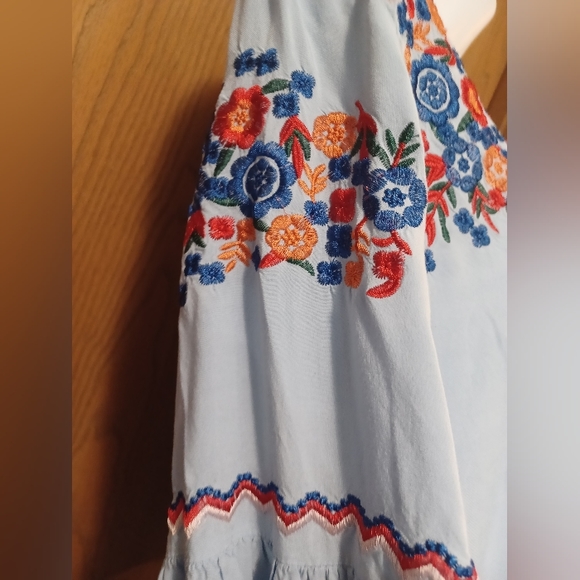 New small floral embroidered lace cutout bell sleeve blouse - Picture 3 of 8